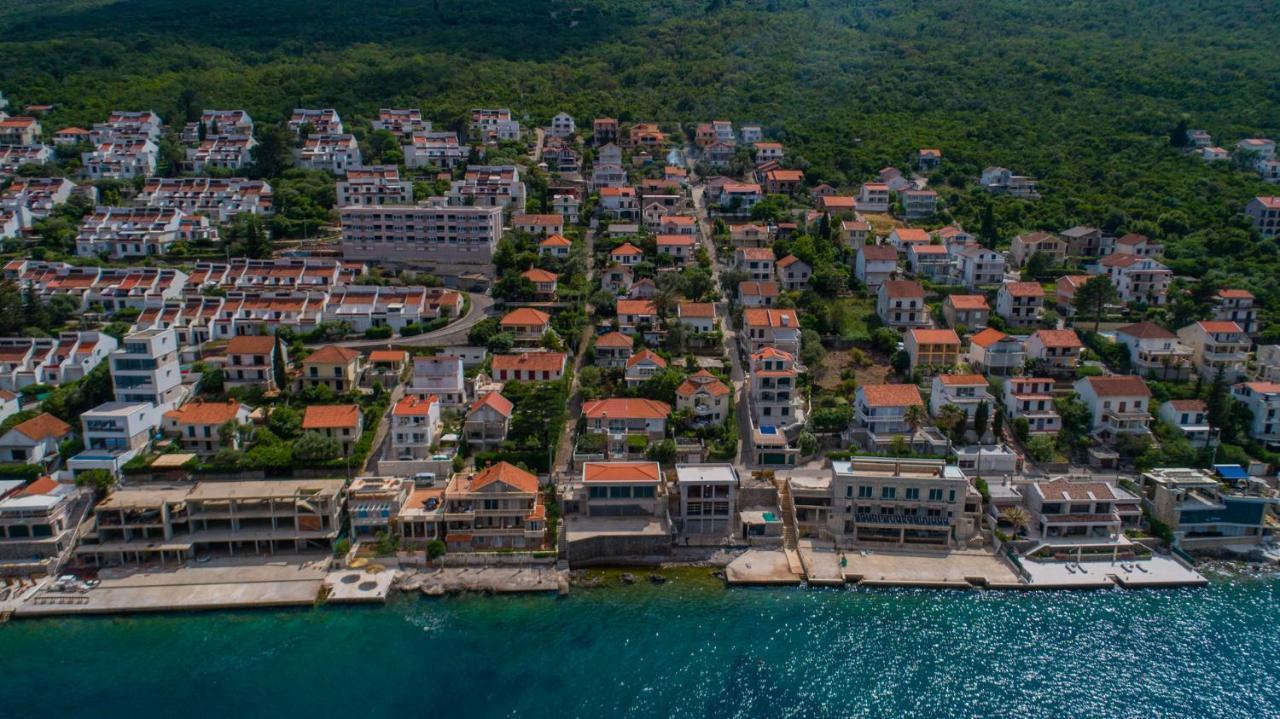Ari Apartments Krasići Exteriör bild